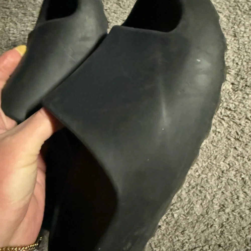 USED LOT OF 2 Foam Slides black cream‎ Womens 8 fashion nova - Picture 7 of 11